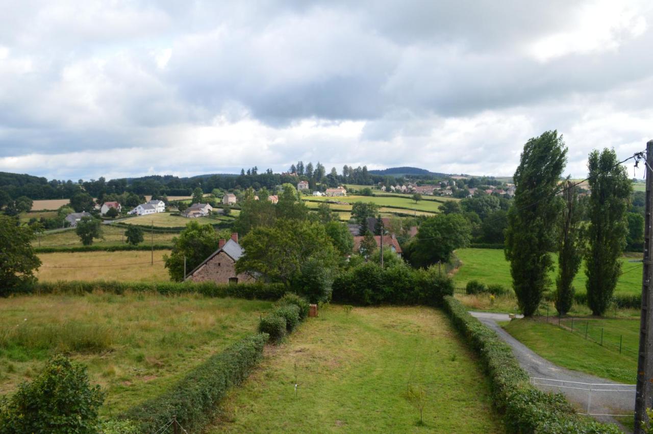 Domaine Du Pavillon Gite 15 Personnes Issy-l'Eveque ภายนอก รูปภาพ