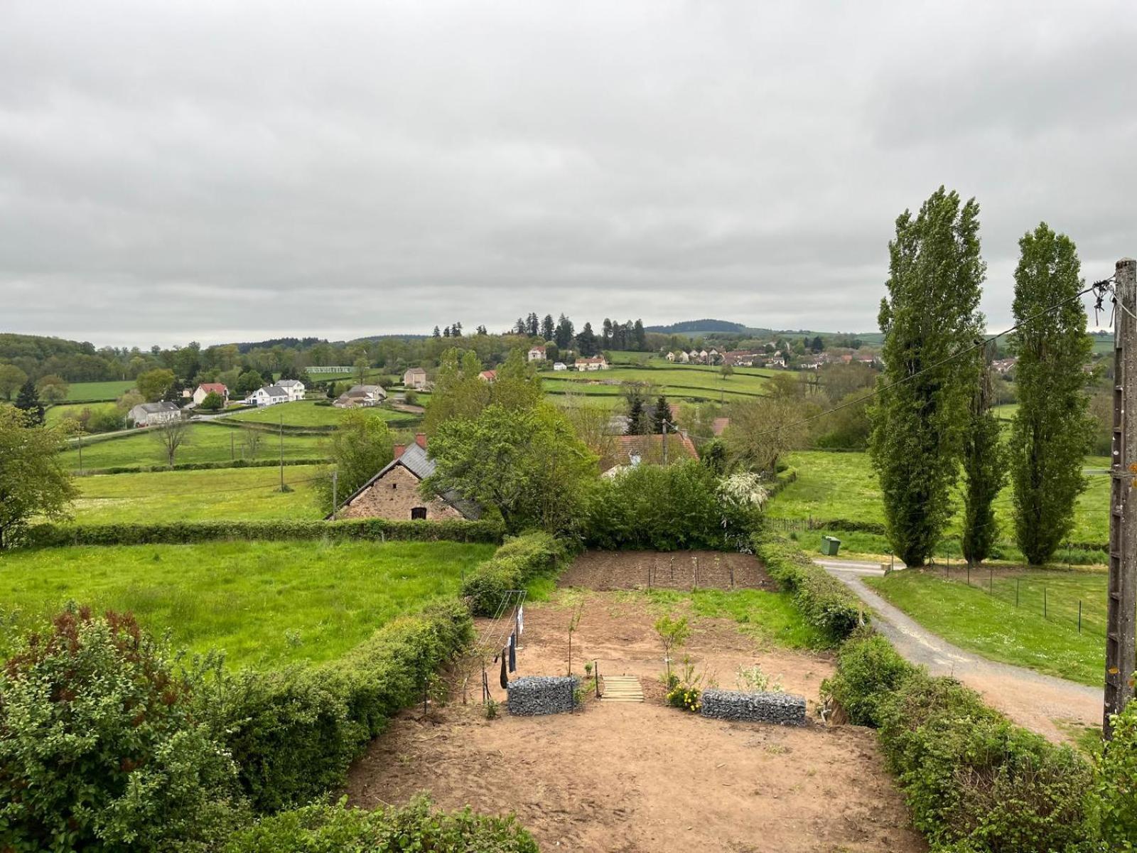 Domaine Du Pavillon Gite 15 Personnes Issy-l'Eveque ภายนอก รูปภาพ
