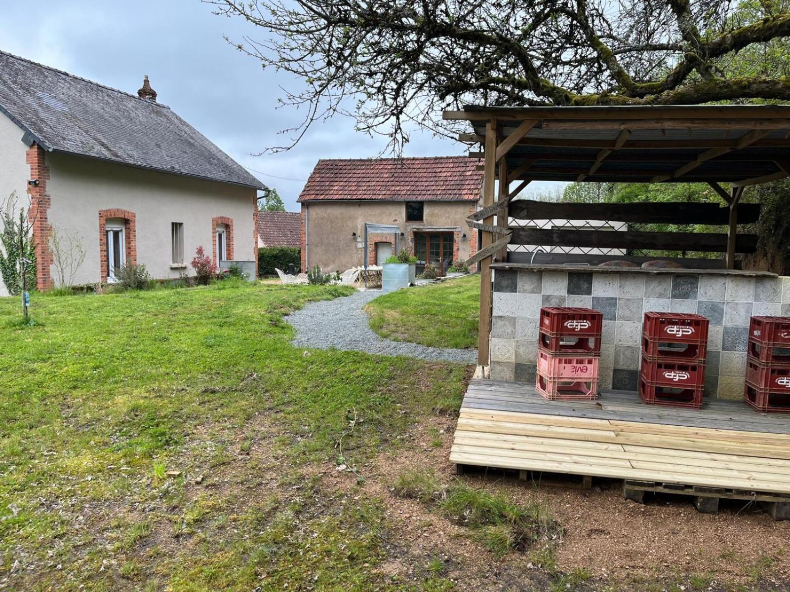 Domaine Du Pavillon Gite 15 Personnes Issy-l'Eveque ภายนอก รูปภาพ