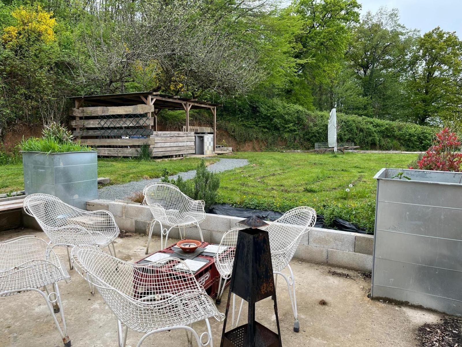 Domaine Du Pavillon Gite 15 Personnes Issy-l'Eveque ภายนอก รูปภาพ