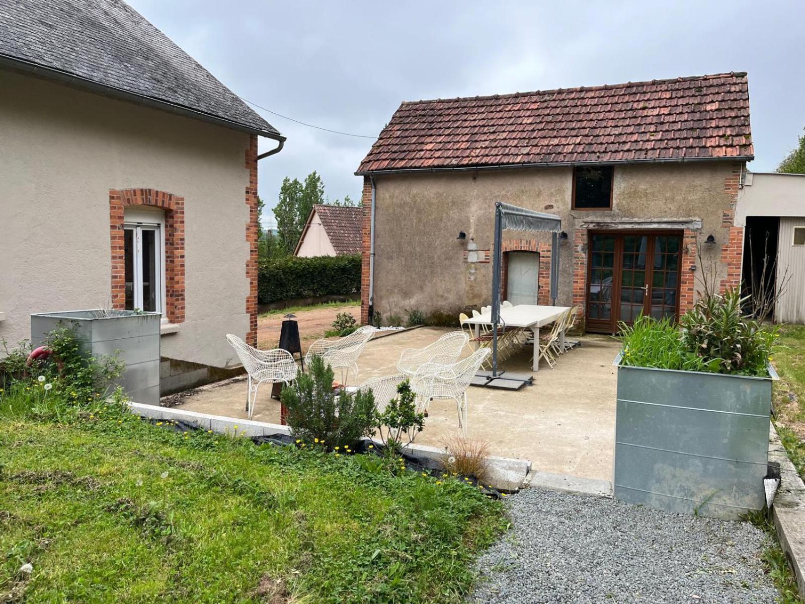 Domaine Du Pavillon Gite 15 Personnes Issy-l'Eveque ภายนอก รูปภาพ